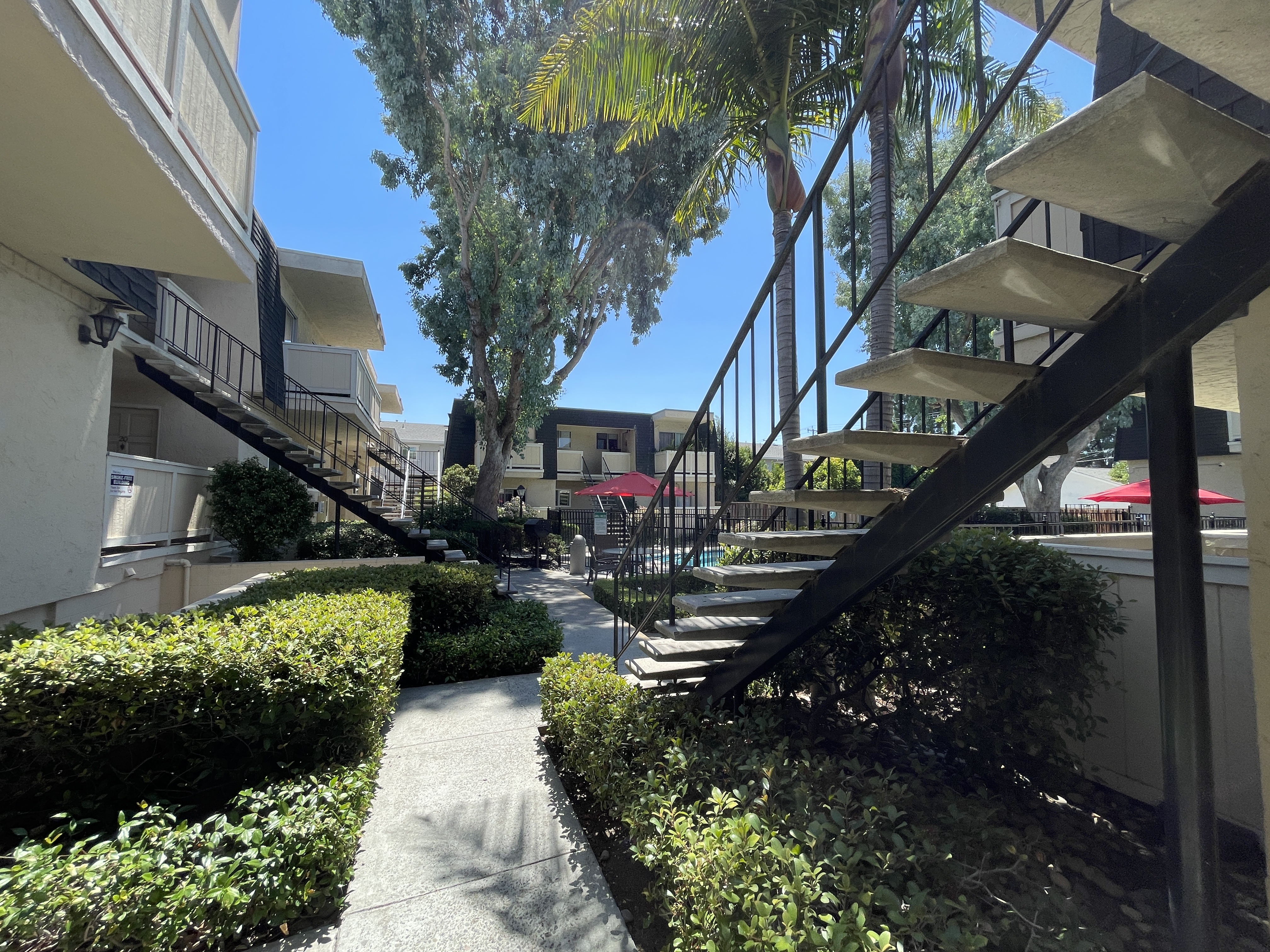 Brittany House Apartments photo 4